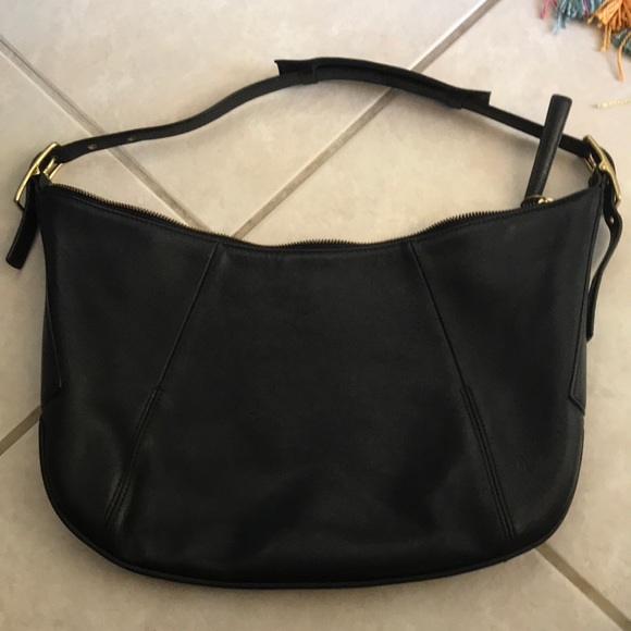 Coach Handbags - Beautiful black leather Coach bag w fine lines